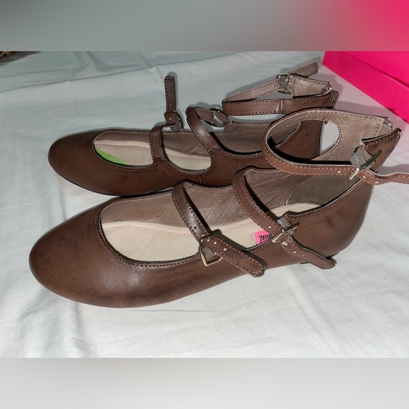 NIB Betsey Johnson Mary Jane Flats Brown Size 9 - Picture 5 of 11